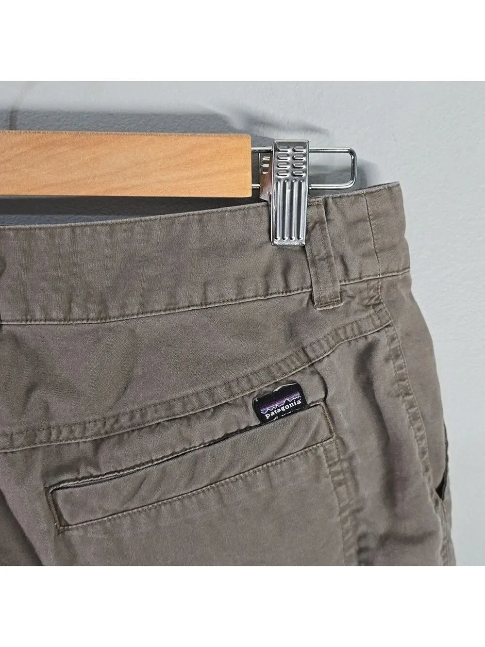Patagonia Shorts Crop Utility Bermudas Women’s Size 4 Taupe Brown